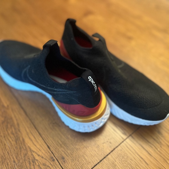Nike Epic Phantom React Flyknit - Women's Size 10 Slip Ons - Like New - Picture 7 of 7